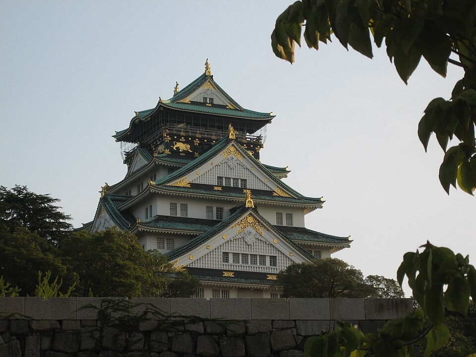 Castello di Osaka: biglietti, orari e il momento giusto per visitarlo
