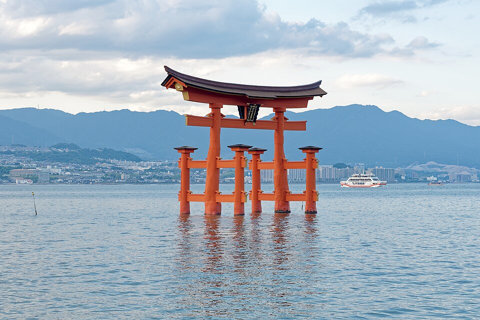 Miyajima: il torii che galleggia sul mare