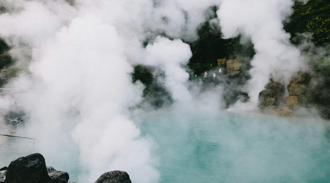 Vapore delle sorgenti termali di Beppu in Giappone