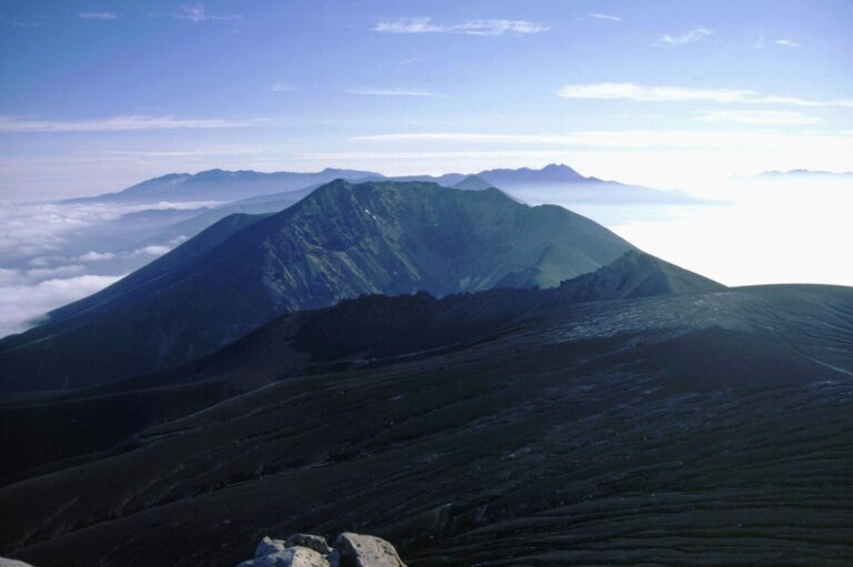 Il Tokachidake visto dal Monte Biei in Hokkaido