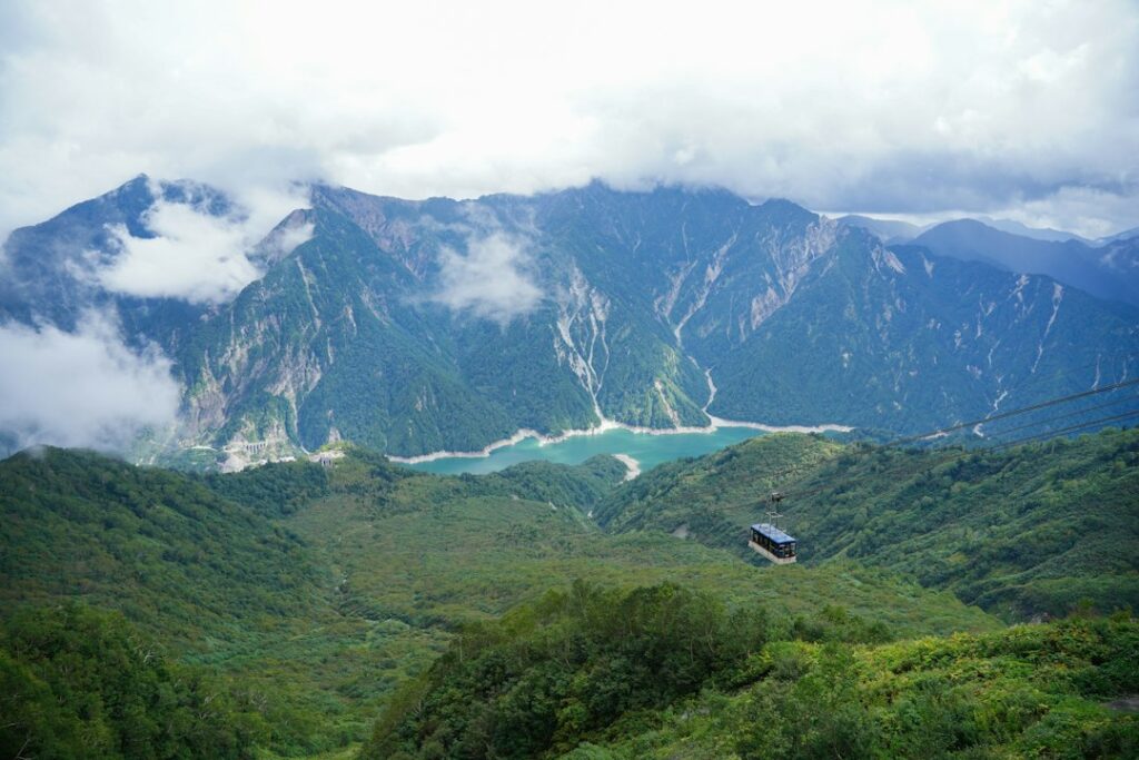 Tateyama Kurobe Alpine Route: guida alla traversata delle Alpi