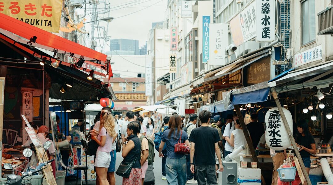 Via del mercato alimentare di Tsukiji a Tokyo