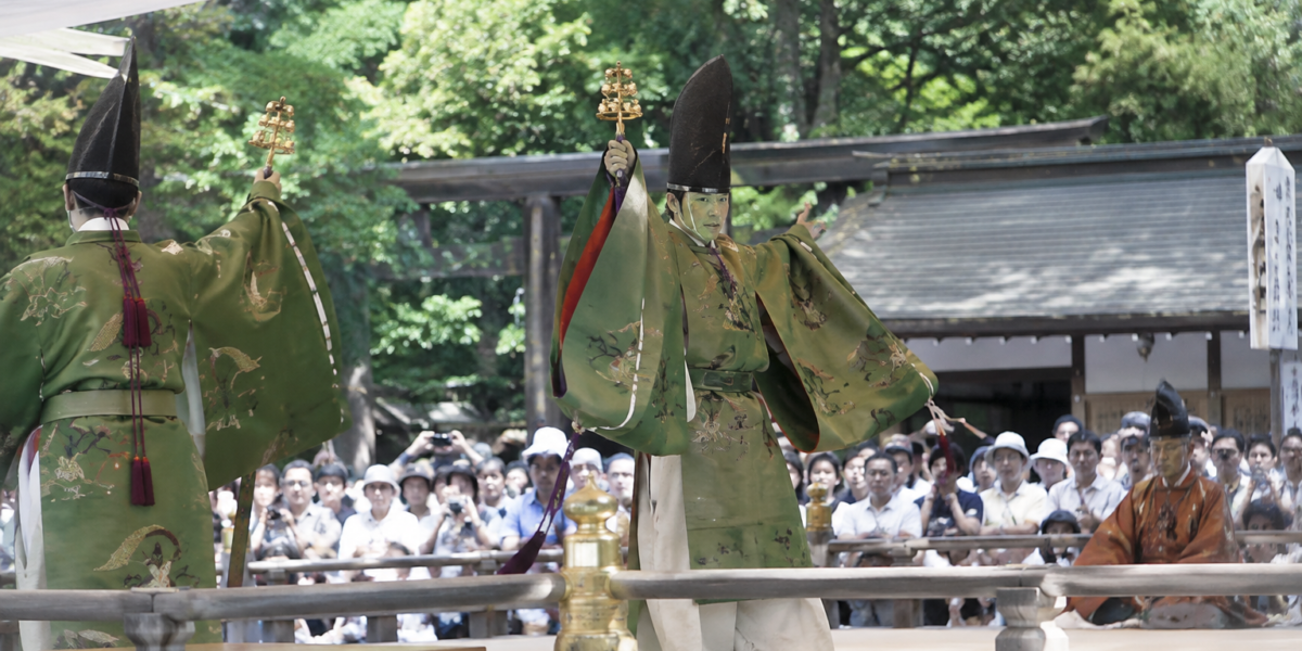 Danza bugaku durante il Festival d’autunno al Santuario di Ise
