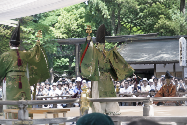 Danza bugaku durante il Festival d’autunno al Santuario di Ise